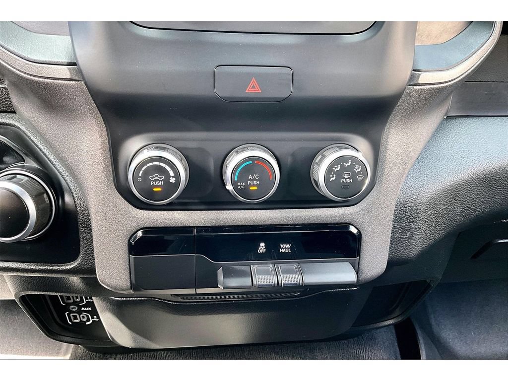 Used 2022 RAM 1500 Tradesman w/ SXT Appearance Group AWD/4WD image 32