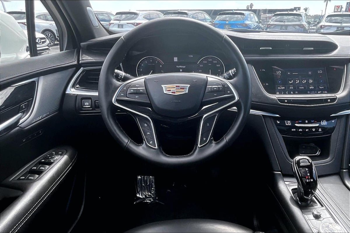 Used 2025 Cadillac XT5 Premium Luxury FWD image 5