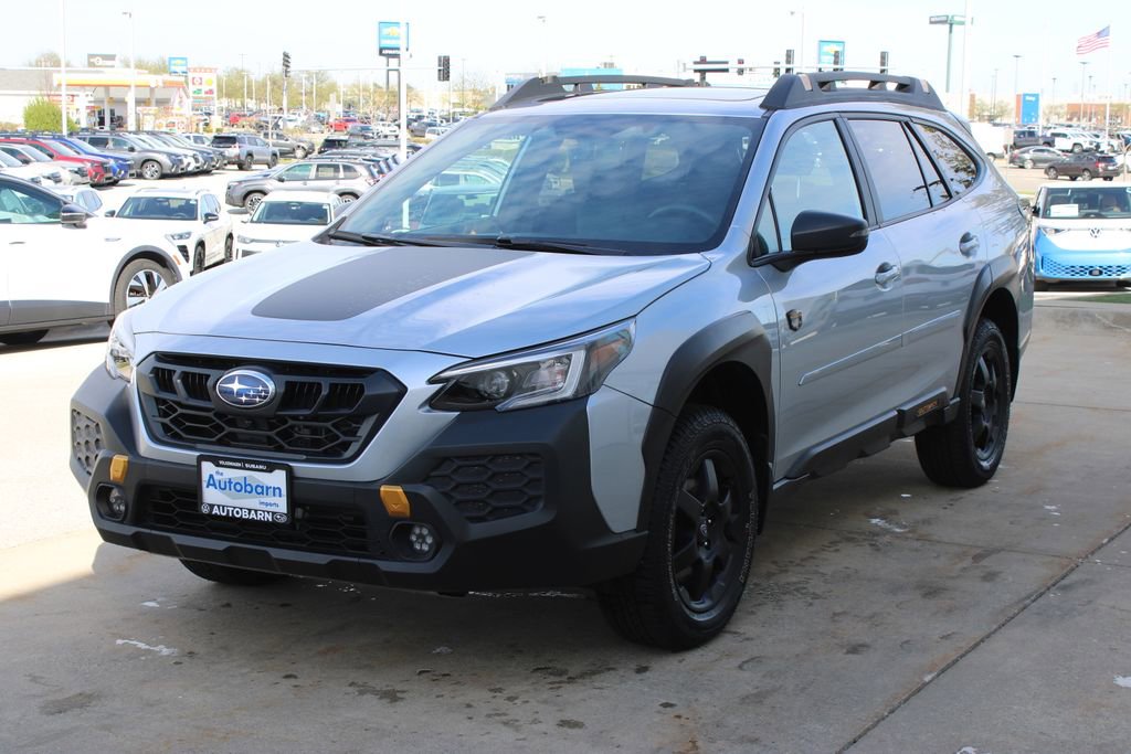 Used 2025 Subaru Outback Wilderness AWD/4WD image 3