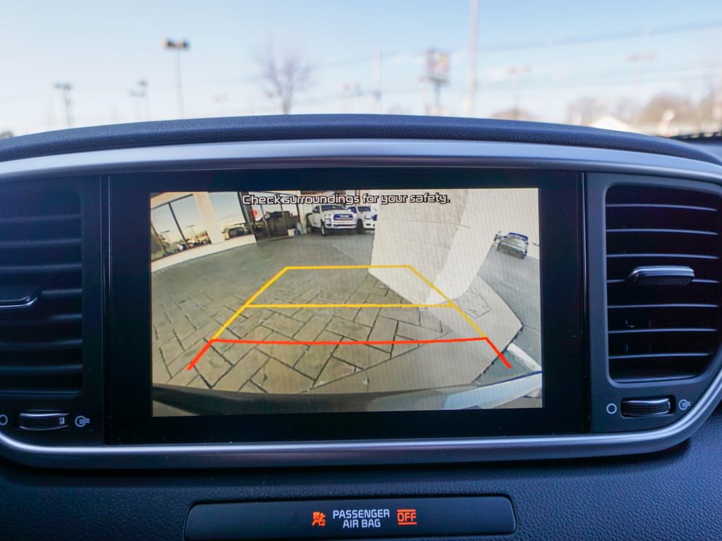 Used 2022 Kia Sportage LX image 17