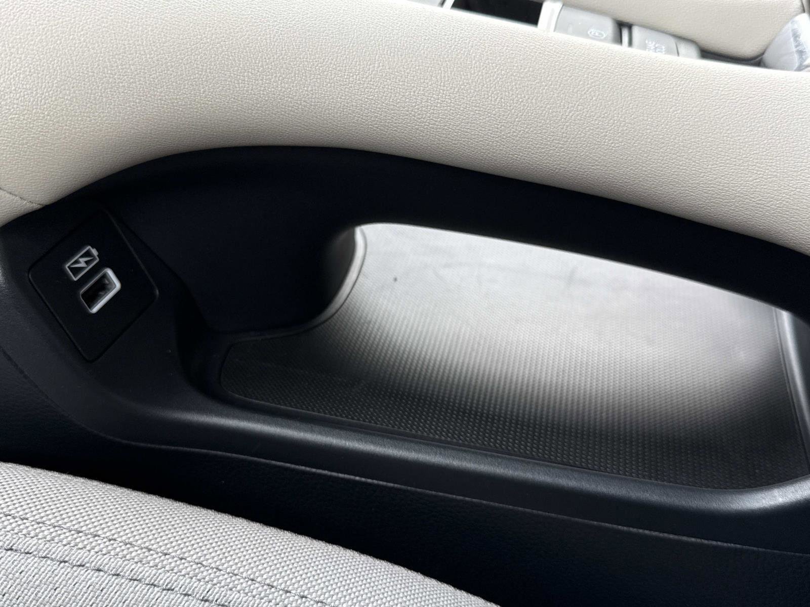 Used 2023 Honda HR-V LX image 8