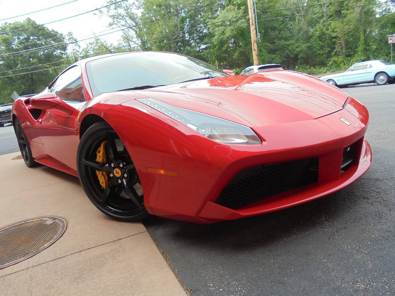 Used 2017 Ferrari 488 GTB RWD image 38