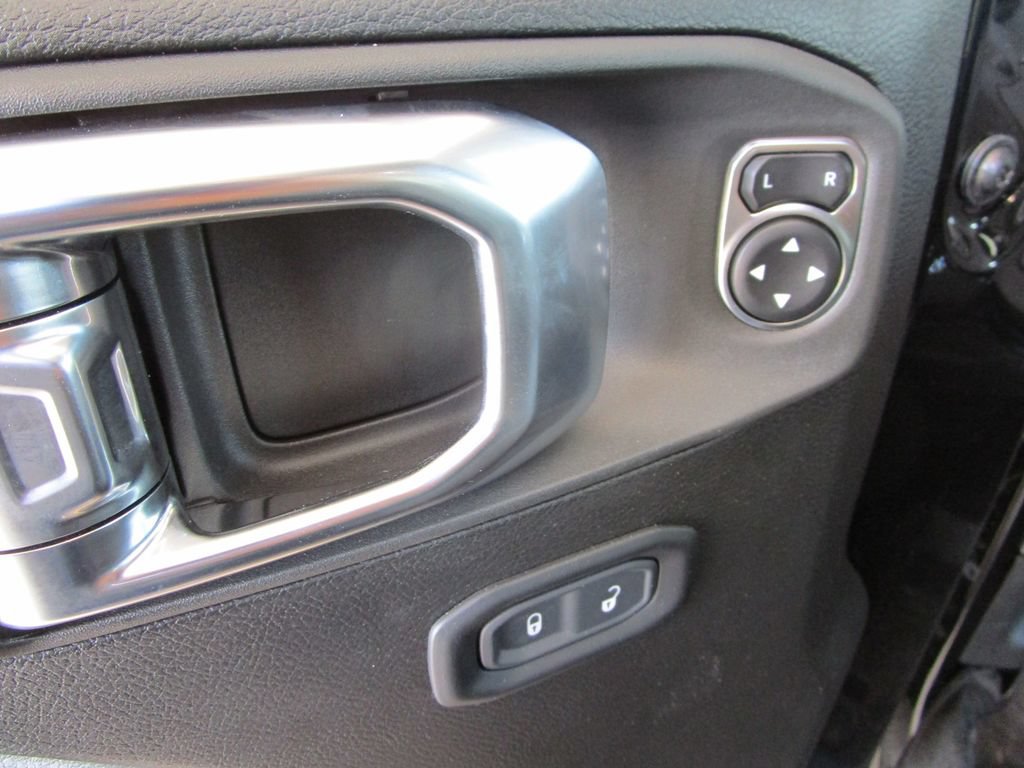Used 2025 Jeep Wrangler Sport AWD/4WD image 26