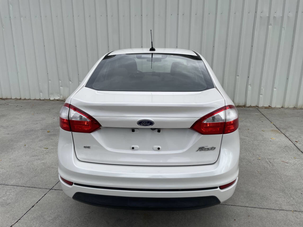 Used 2018 Ford Fiesta SE w/ Cold Weather Package FWD image 4