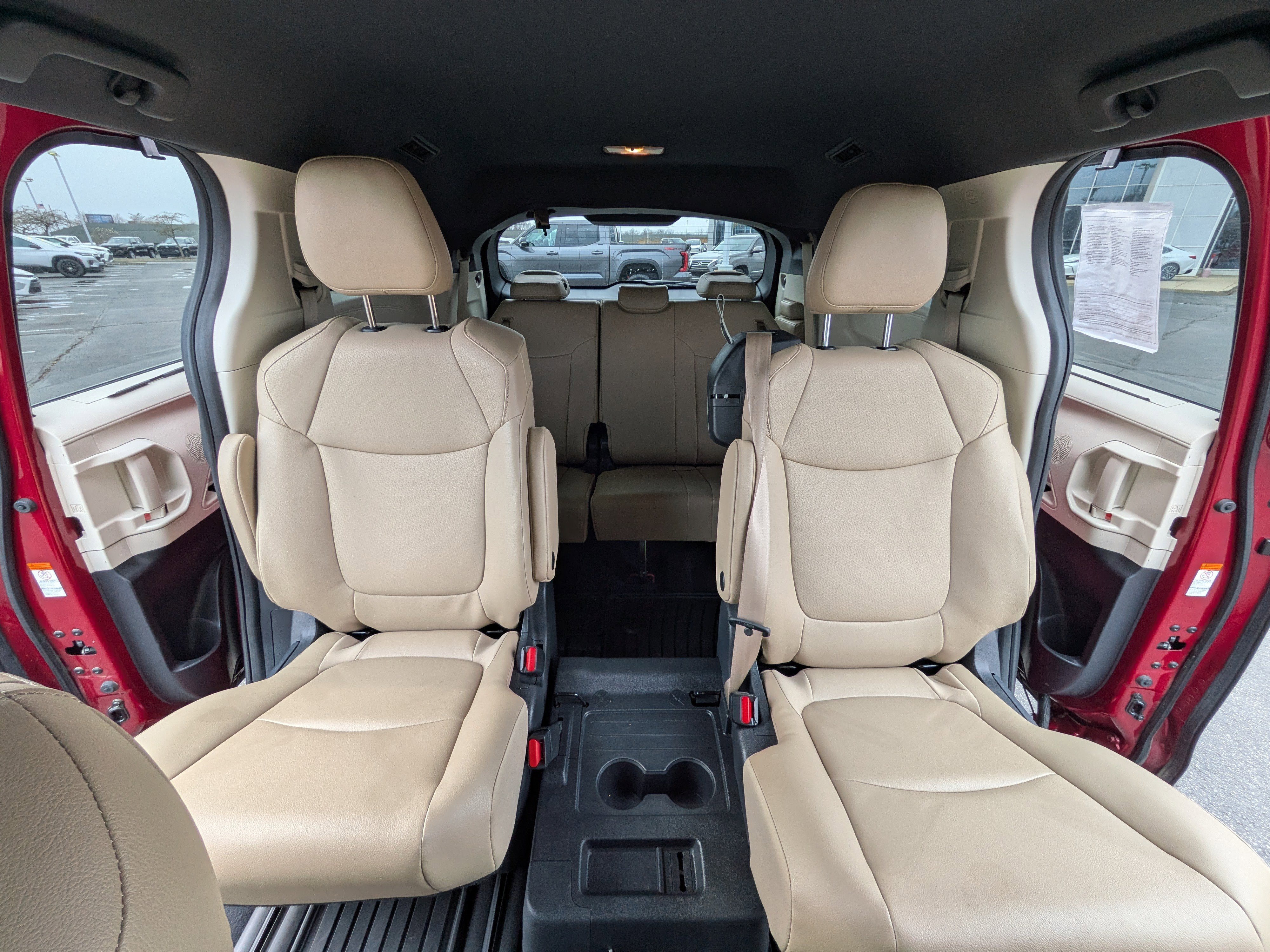 Certified 2024 Toyota Sienna XLE image 24