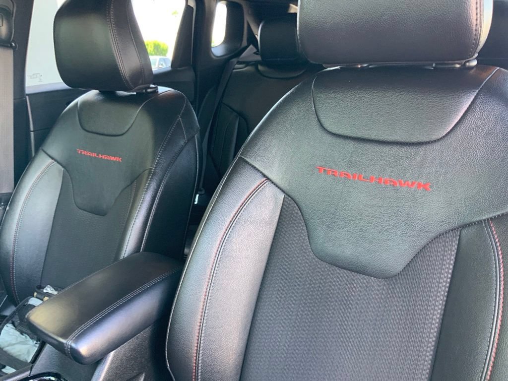Certified 2024 Jeep Compass Trailhawk AWD/4WD image 15