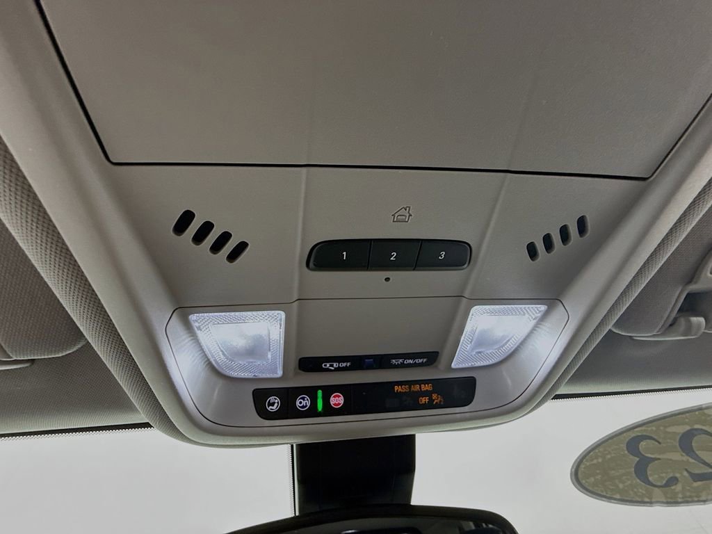 Used 2023 GMC Terrain SLT w/ Elevation Edition image 28