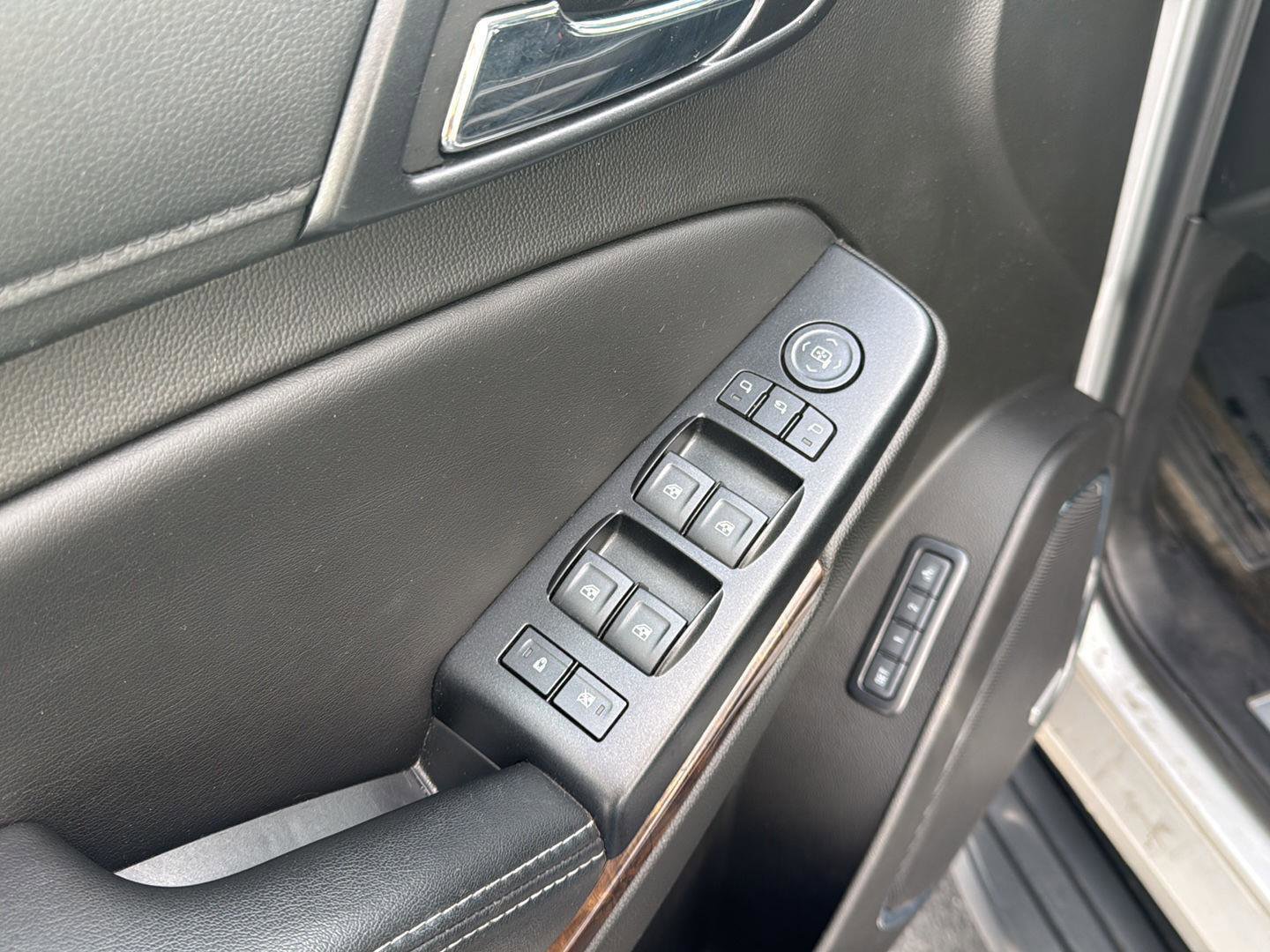 Used 2018 Chevrolet Tahoe LT AWD/4WD image 16