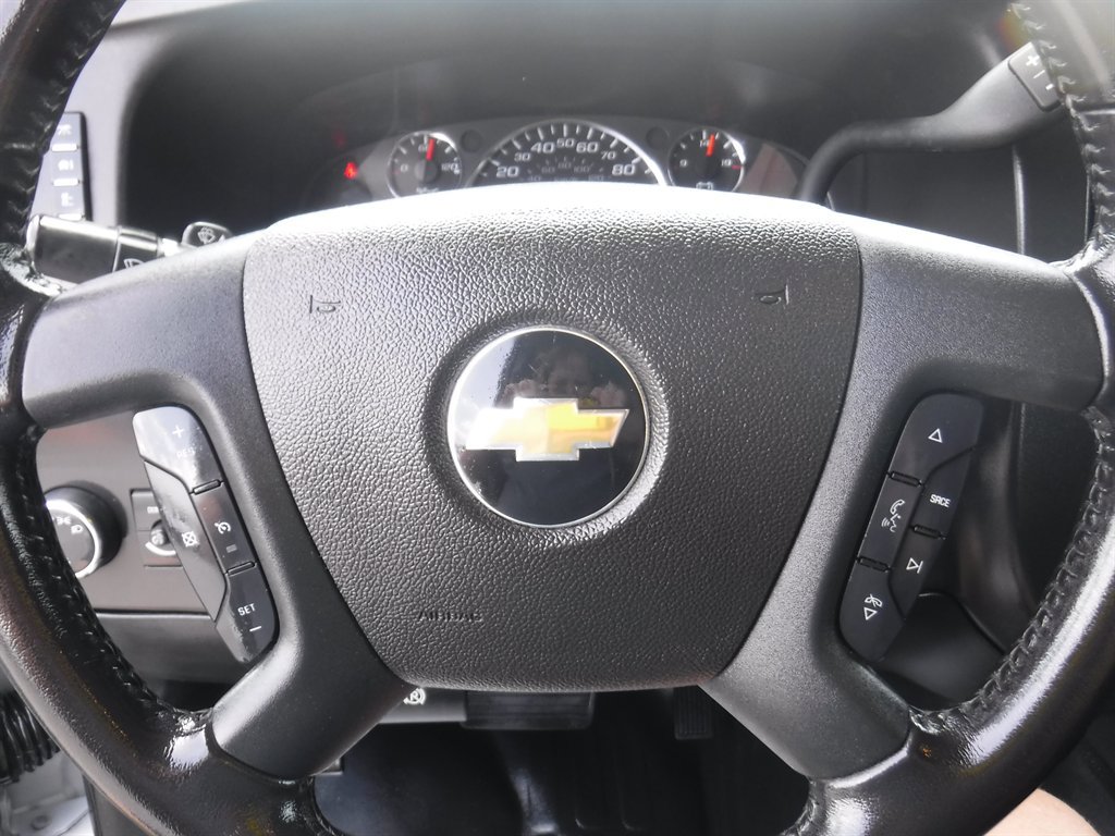 Used 2021 Chevrolet Express 2500 w/ Driver Convenience Package RWD image 16