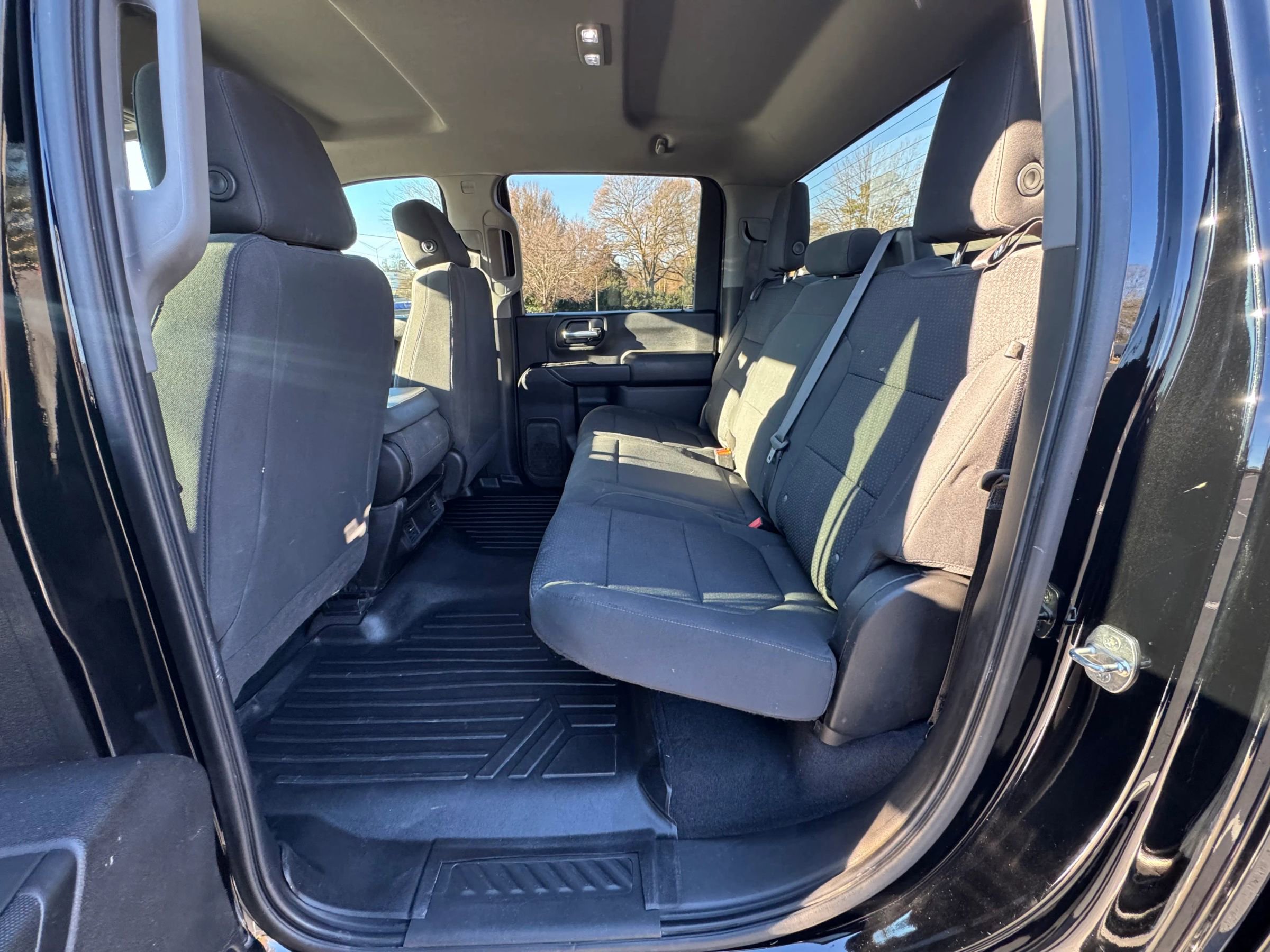 Used 2021 Chevrolet Silverado 2500 Custom w/ Custom Value Package image 17