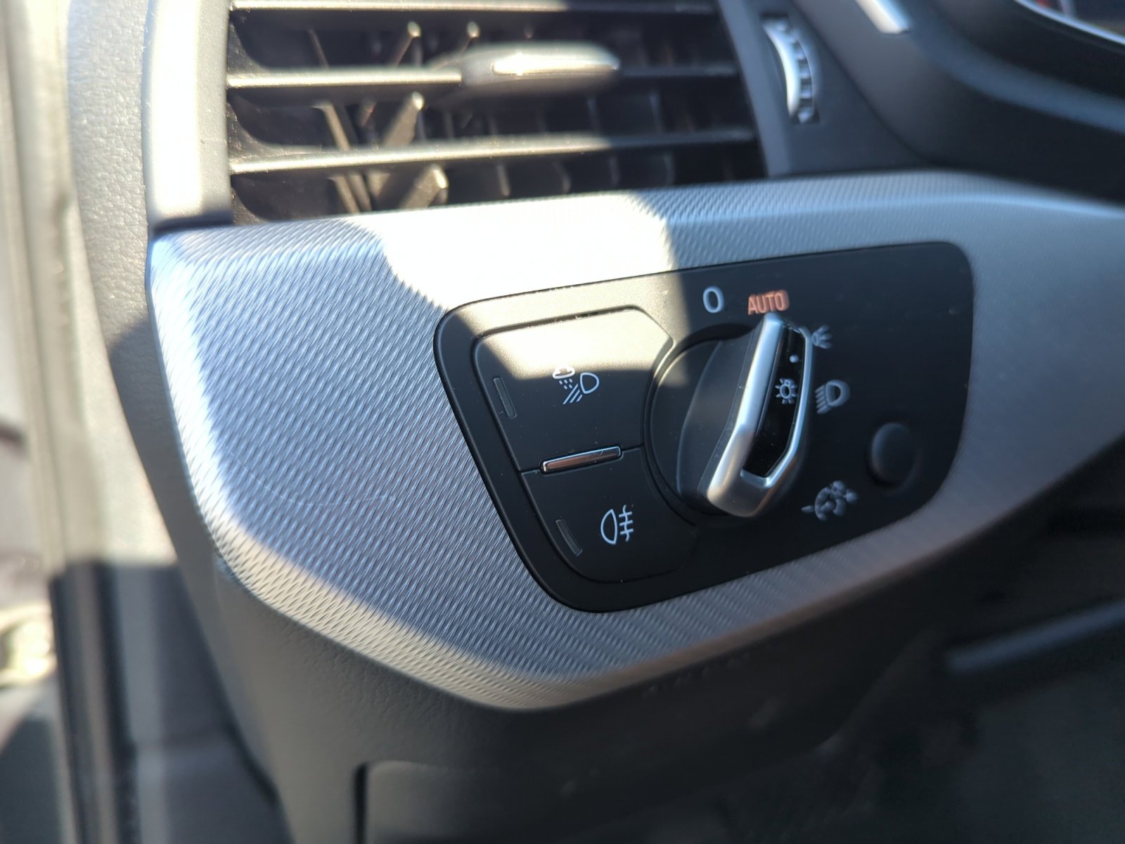 Used 2017 Audi A4 2.0T Ultra Premium w/ Convenience Package image 33