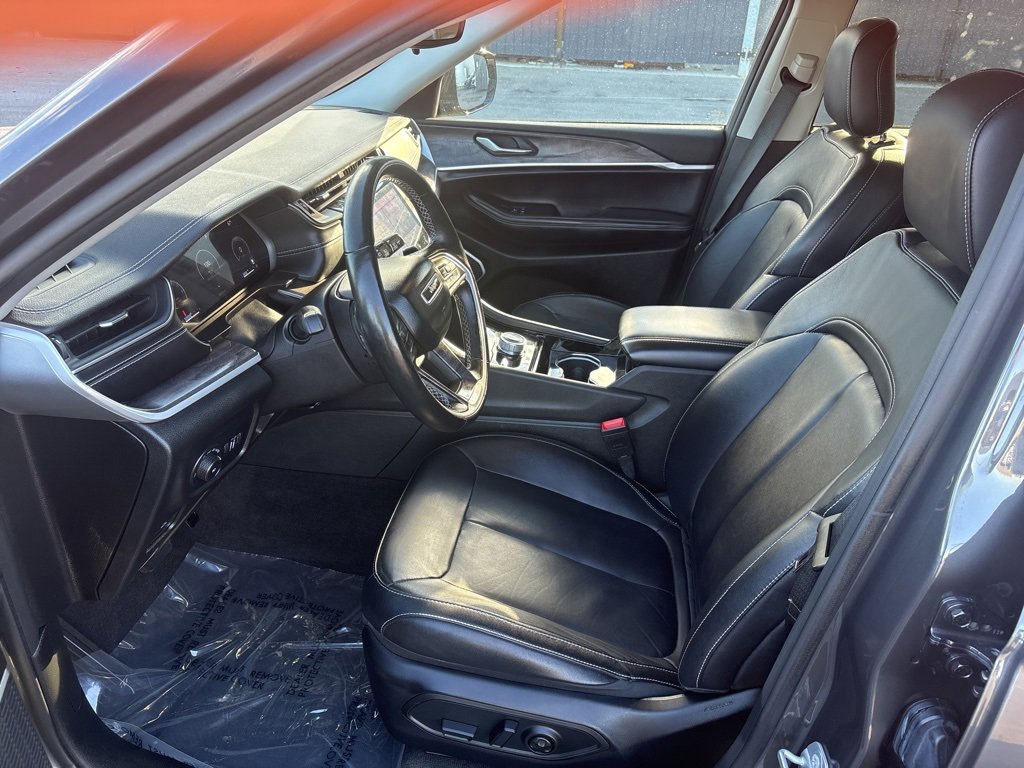 Used 2022 Jeep Grand Cherokee L Limited image 9