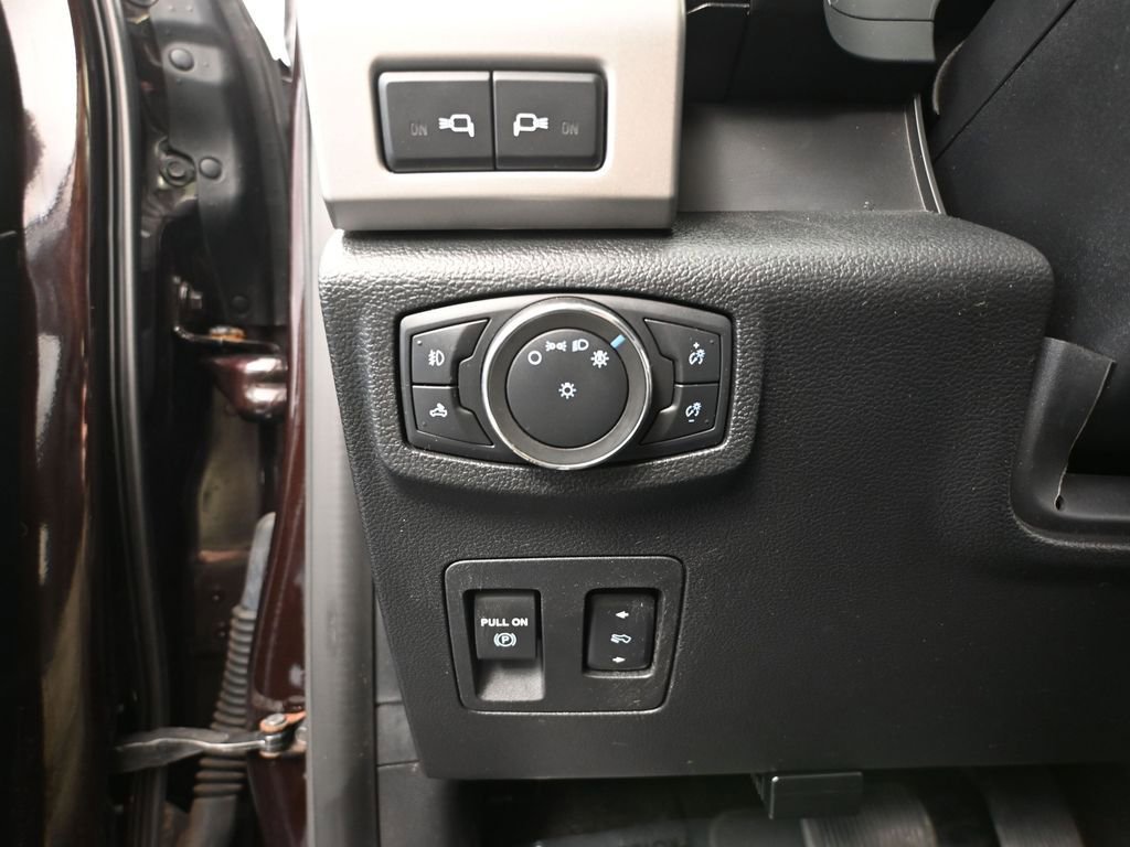 Used 2020 Ford F150 Lariat w/ Equipment Group 502A Luxury image 34