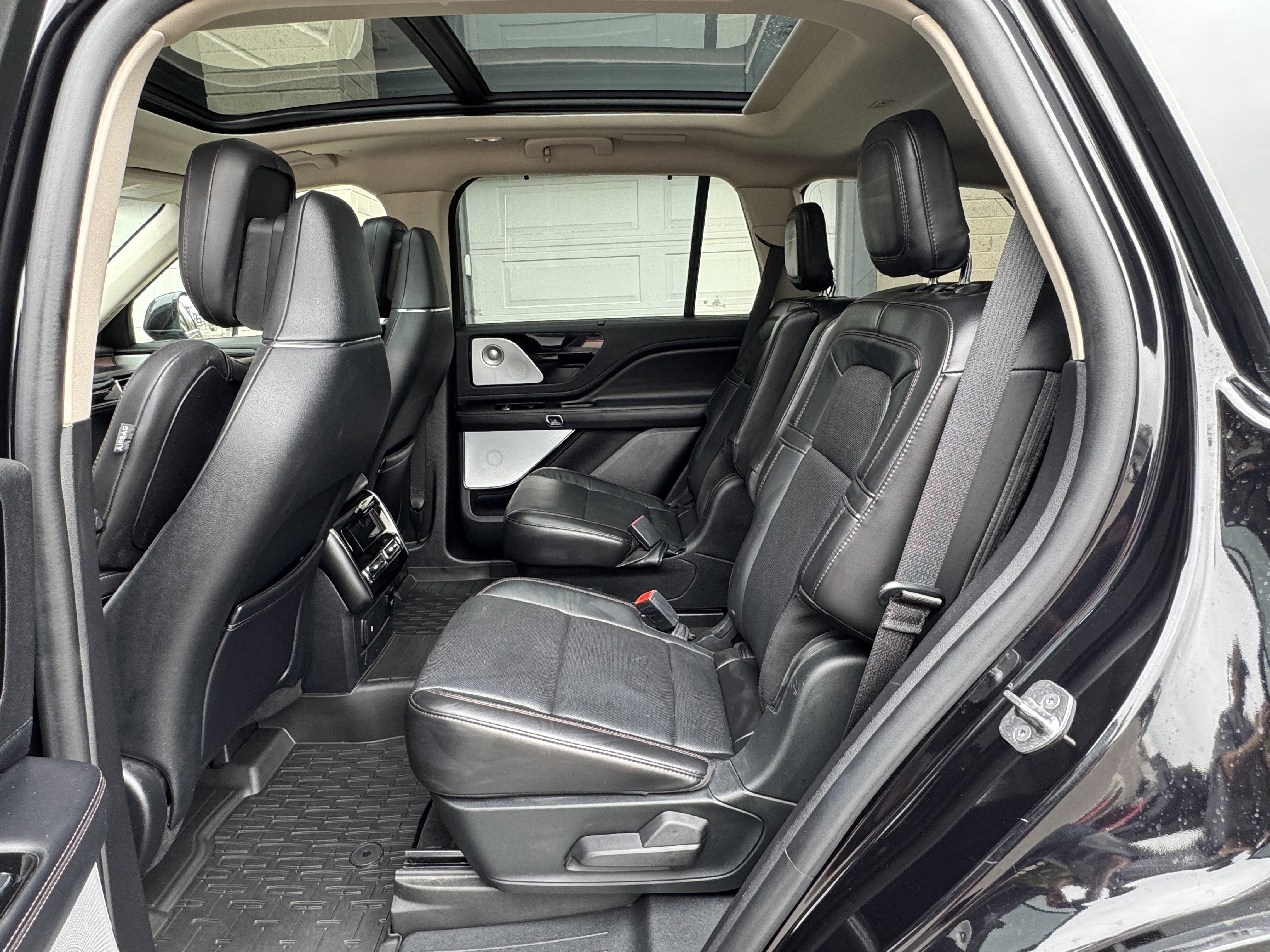 Used 2021 Lincoln Aviator Reserve w/ Equipment Group 208A AWD/4WD image 27