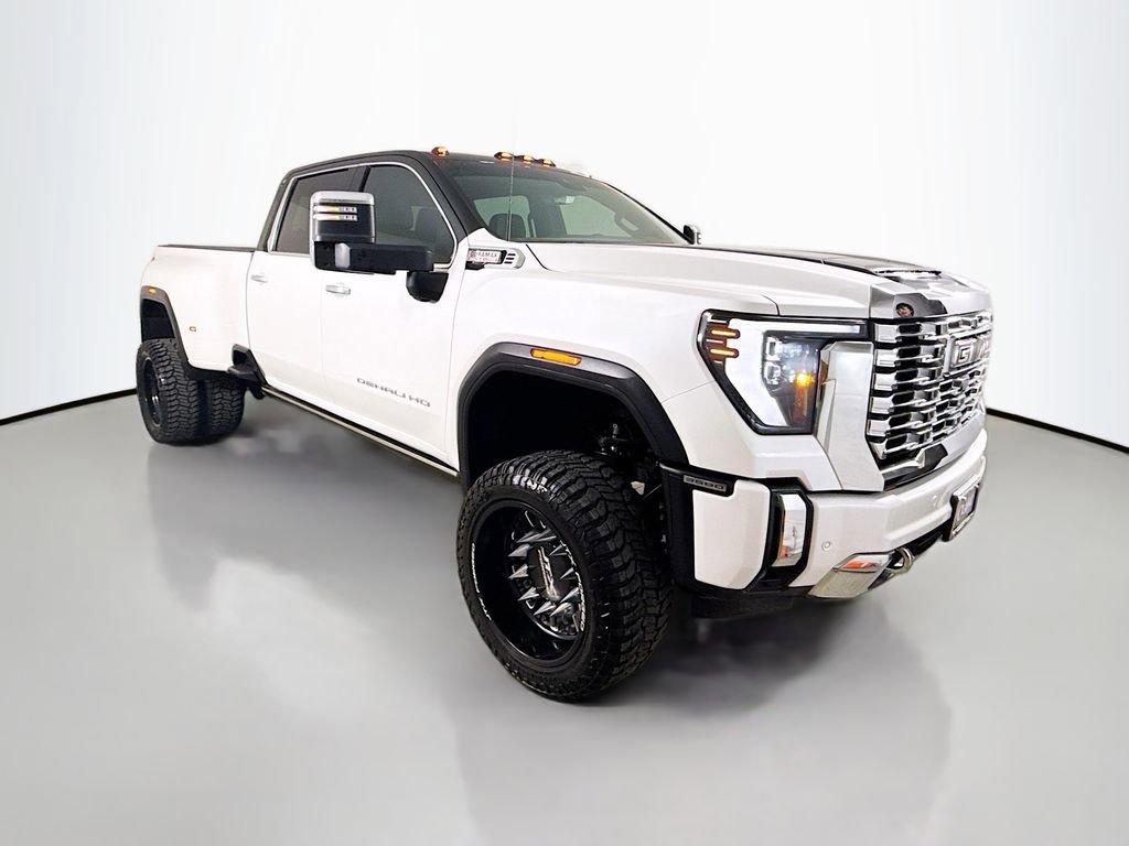 Used 2025 GMC Sierra 3500 Denali w/ Technology Package image 8