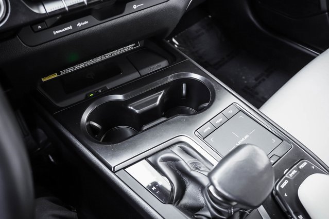 Used 2022 Lexus UX 200 200 Base w/ Accessory Package (Z2) image 19