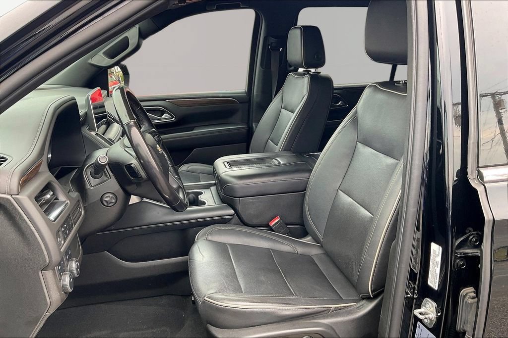 Used 2022 Chevrolet Suburban Premier AWD/4WD image 24