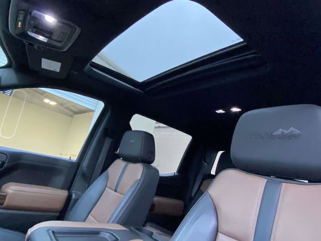 Used 2022 Chevrolet Silverado 1500 High Country w/ Technology Package image 17