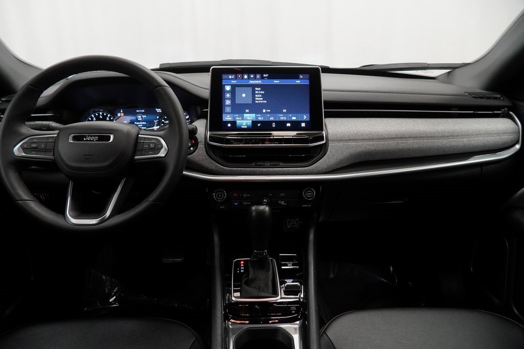 Certified 2024 Jeep Compass Latitude image 27