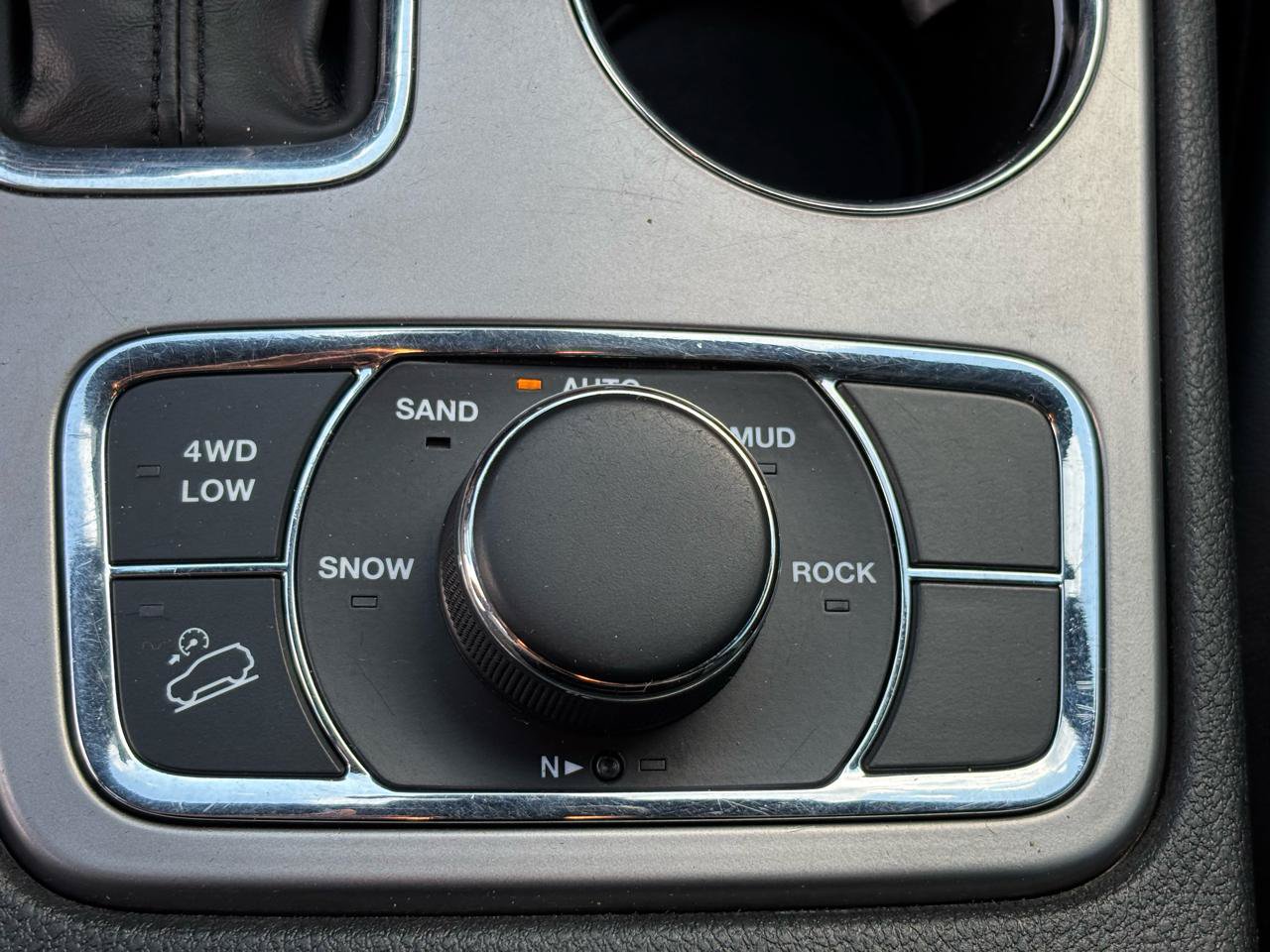 Used 2021 Jeep Grand Cherokee Altitude AWD/4WD image 33