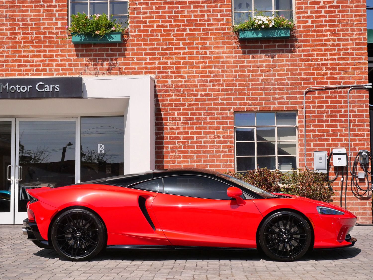 Used 2023 McLaren GT RWD image 3
