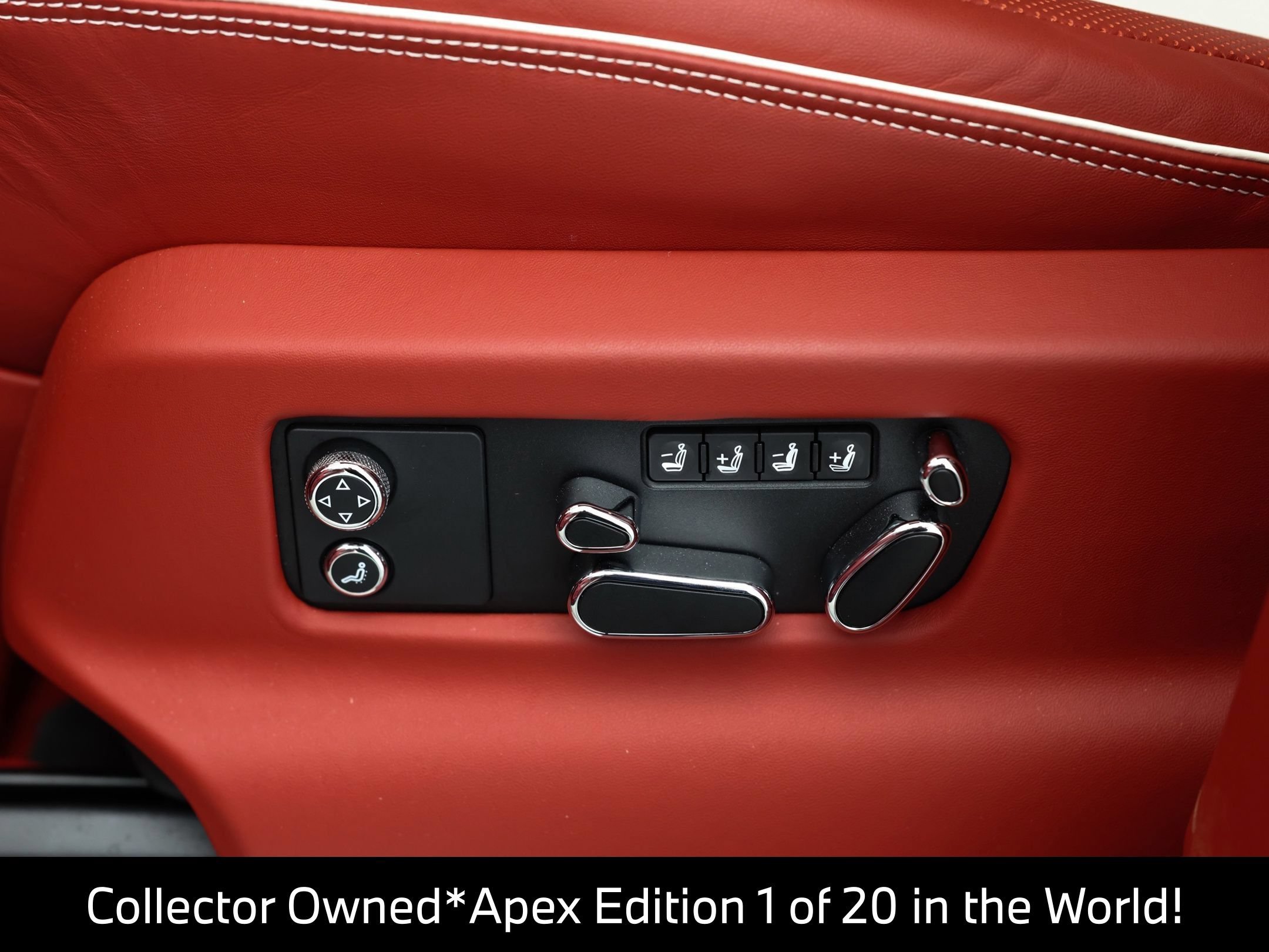 Used 2025 Bentley Bentayga AWD/4WD image 27
