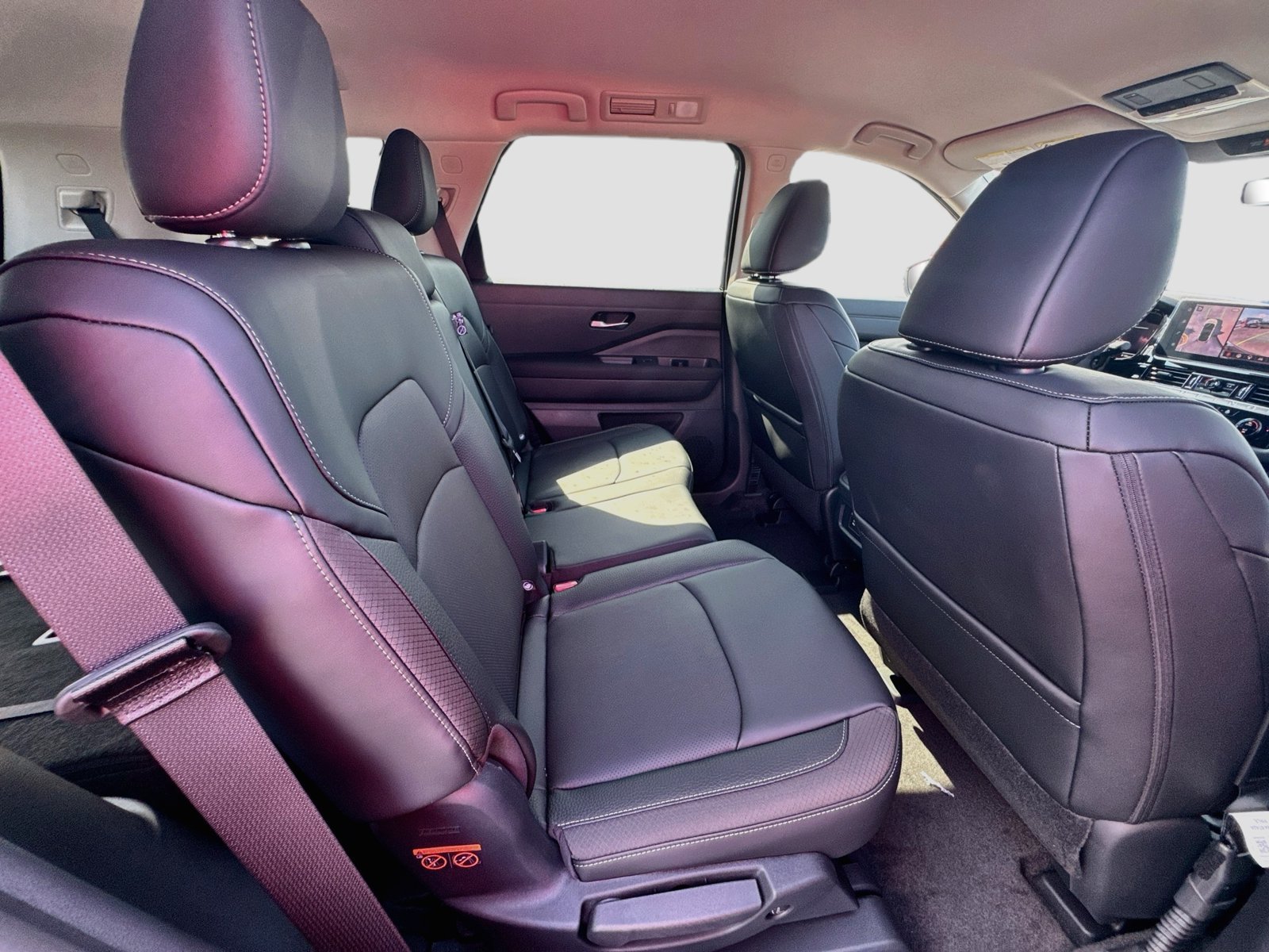 New 2026 Nissan Pathfinder SL FWD image 30