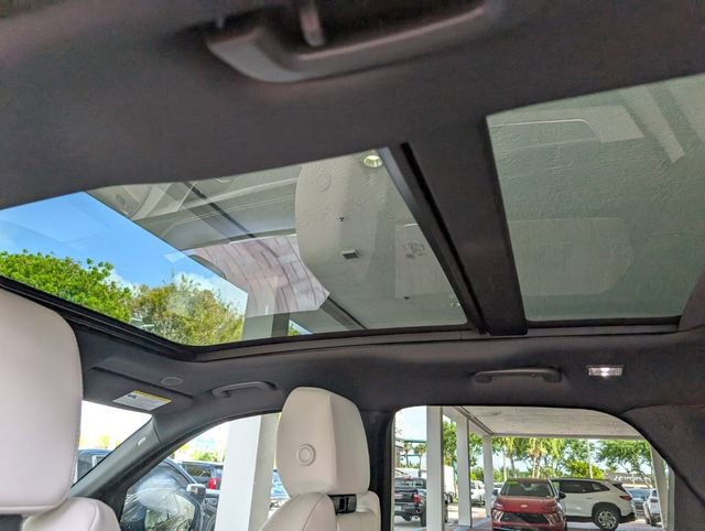 Used 2025 Jaguar F-PACE R-Dynamic S image 15