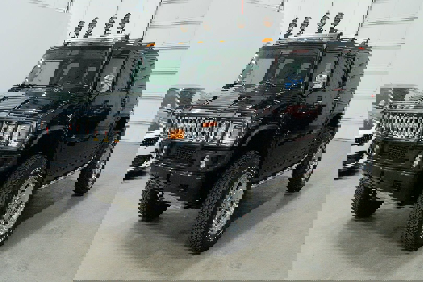 Used 2003 HUMMER H2 w/ Preferred Equipment Group image 3