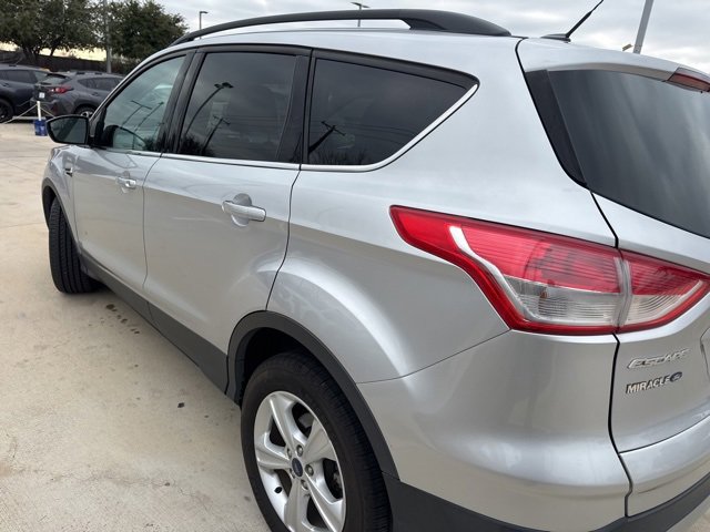 Used 2015 Ford Escape SE w/ Equipment Group 201A image 4