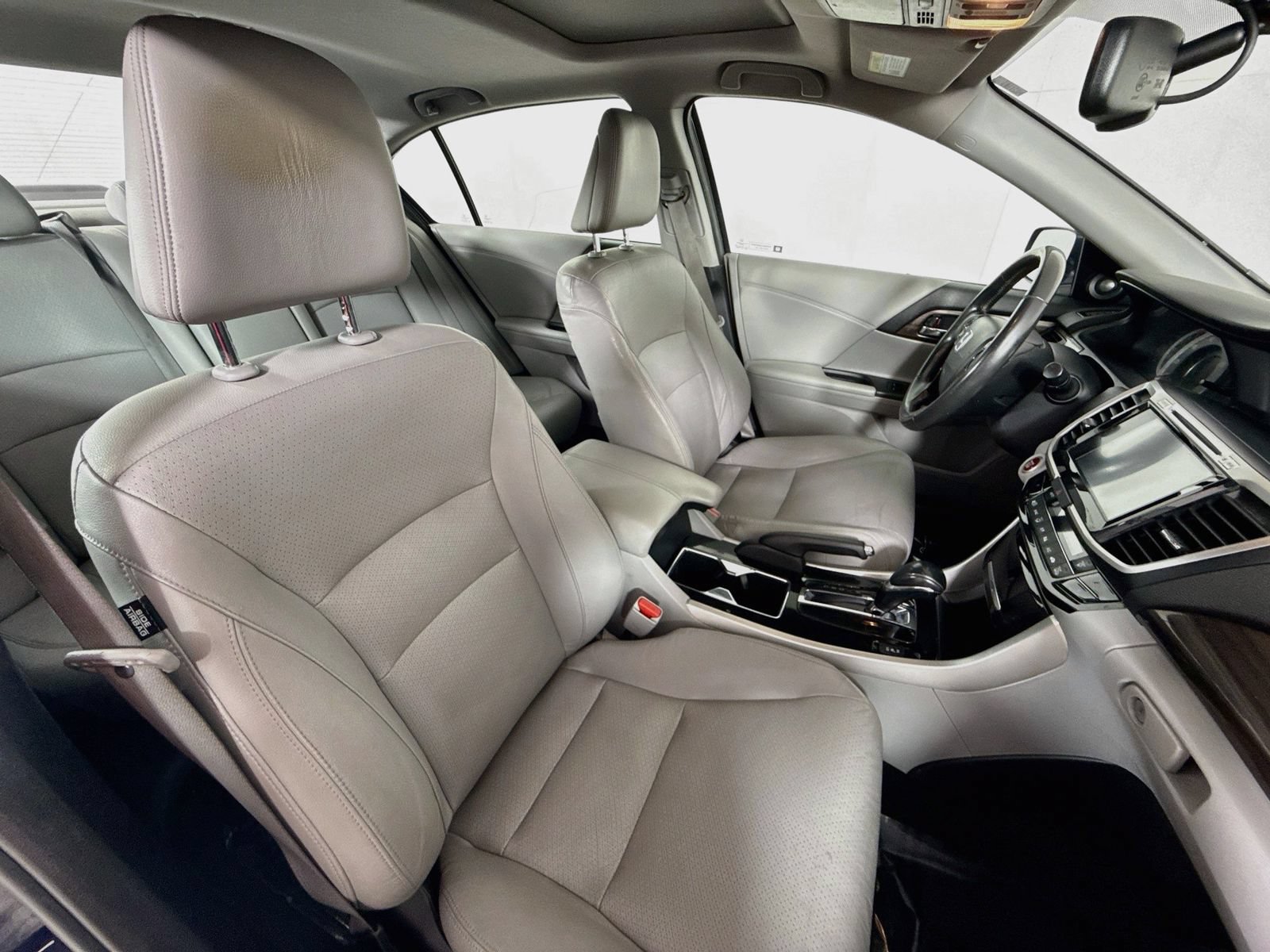 Used 2017 Honda Accord EX-L image 26