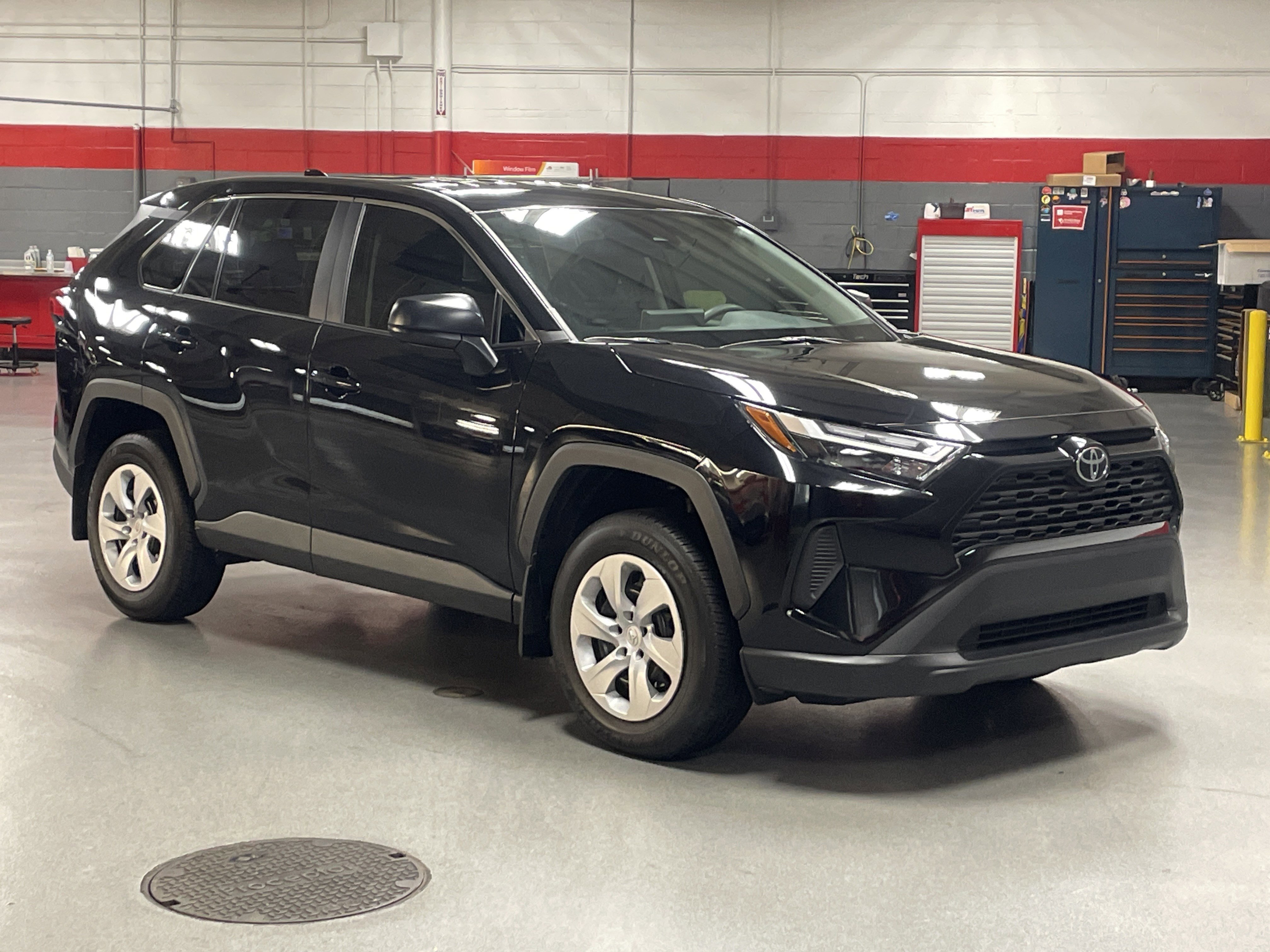 Used 2025 Toyota RAV4 XLE video 2