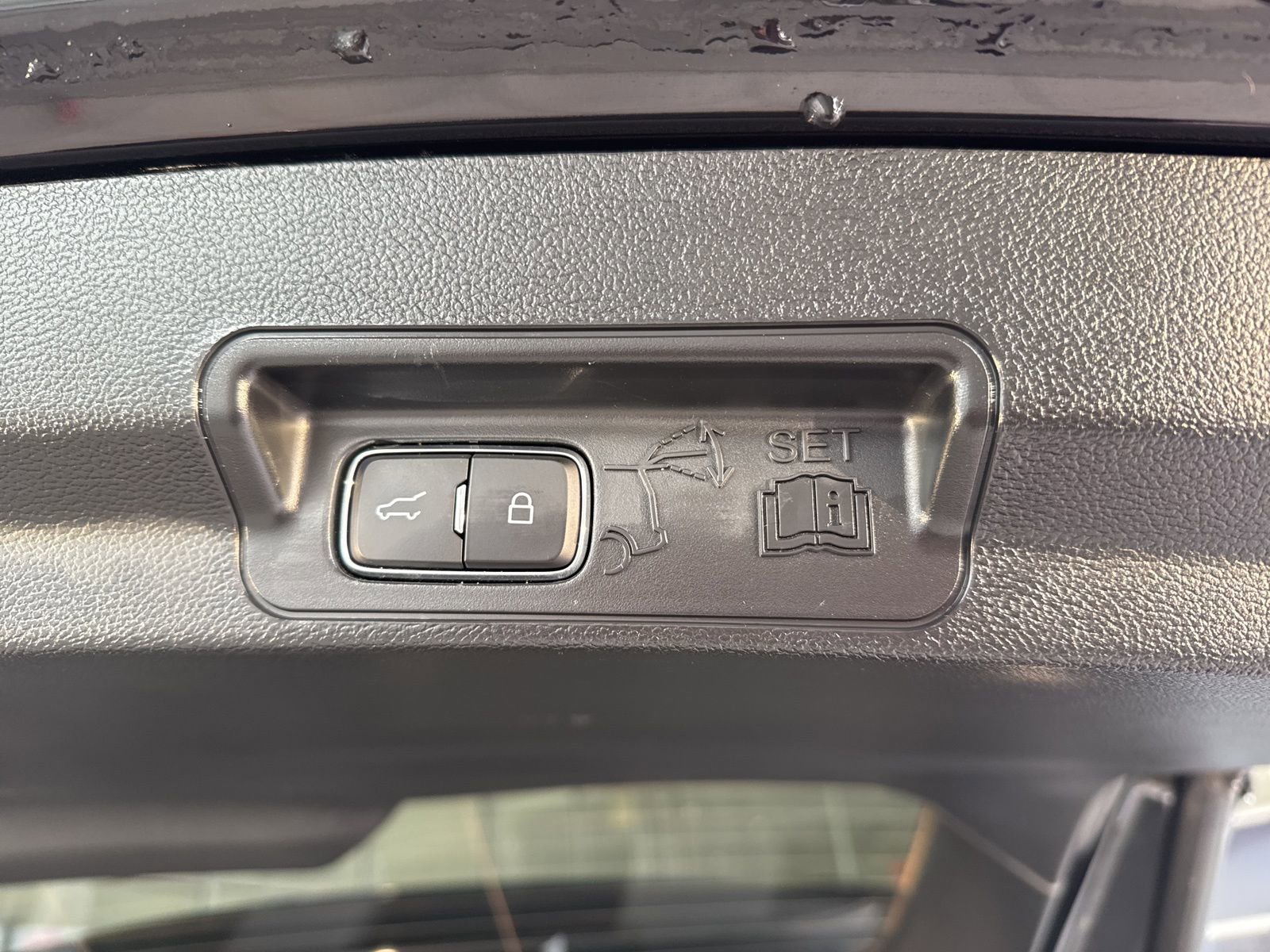 Used 2023 Ford Explorer Limited w/ Equipment Group 301A image 17