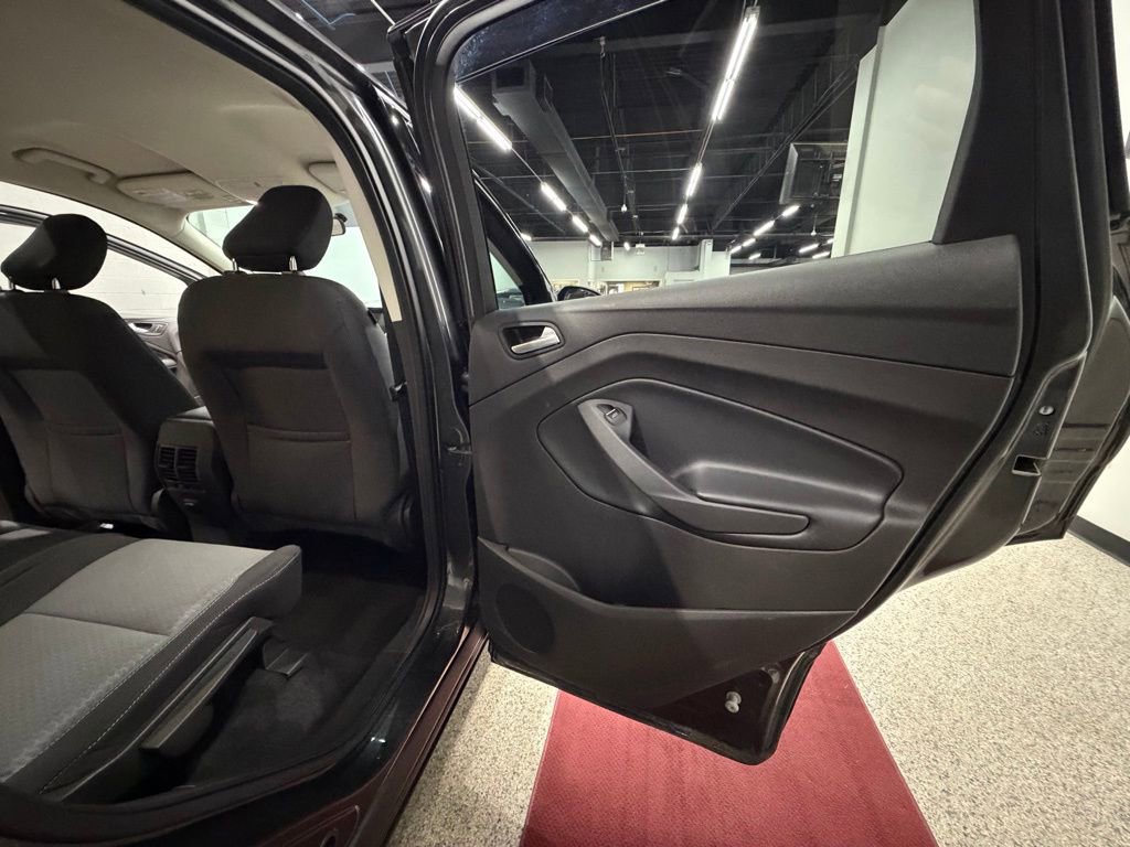 Used 2019 Ford Escape SE image 24