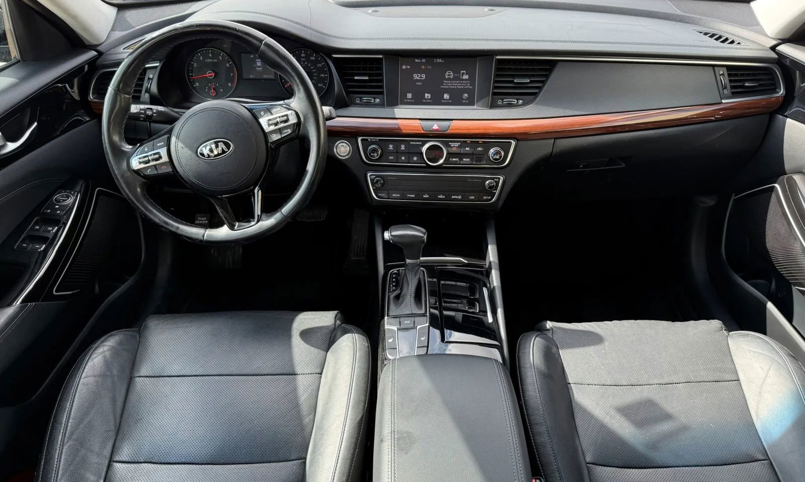 Used 2017 Kia Cadenza Premium FWD image 14