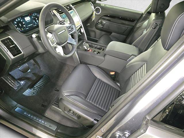 New 2026 Land Rover Discovery S AWD/4WD image 16