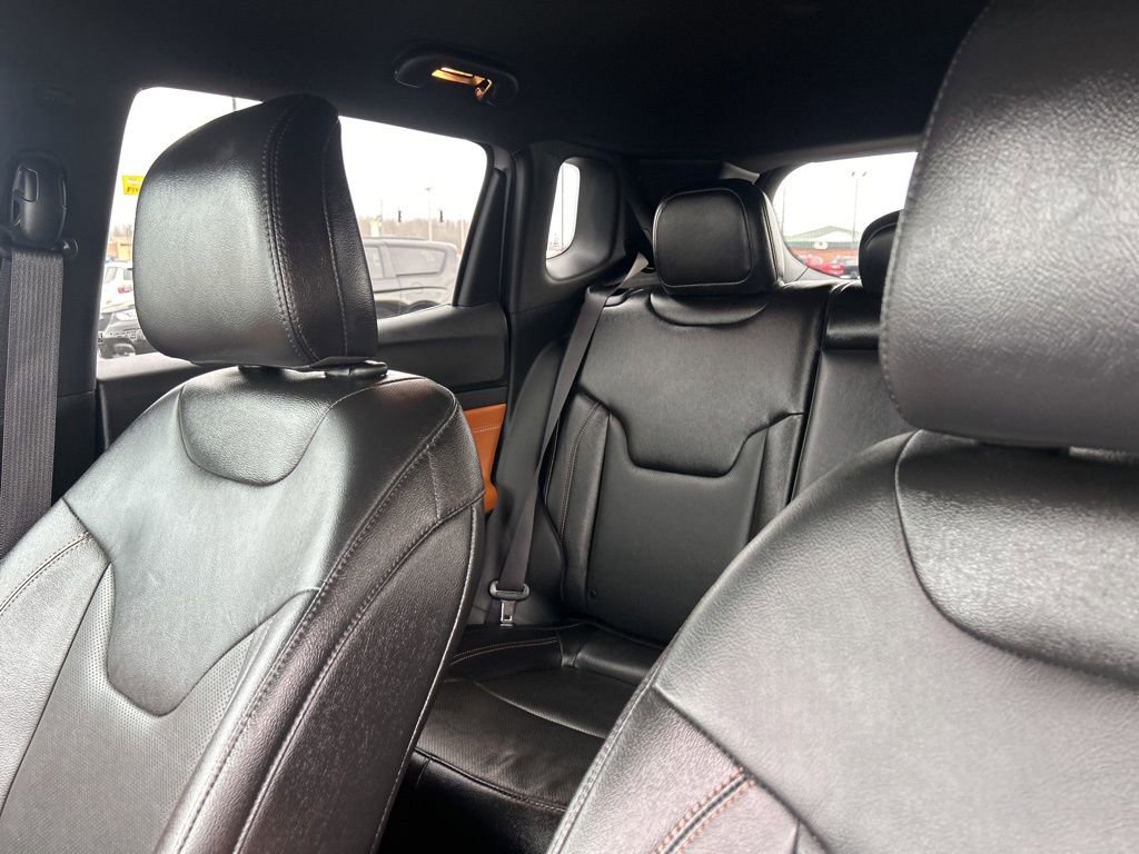 Used 2024 Jeep Compass Limited w/ Elite Group AWD/4WD image 12