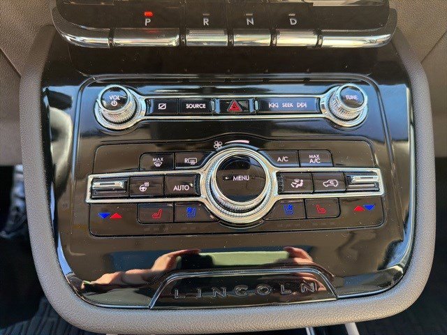 Used 2021 Lincoln Corsair AWD w/ Premium Package image 14