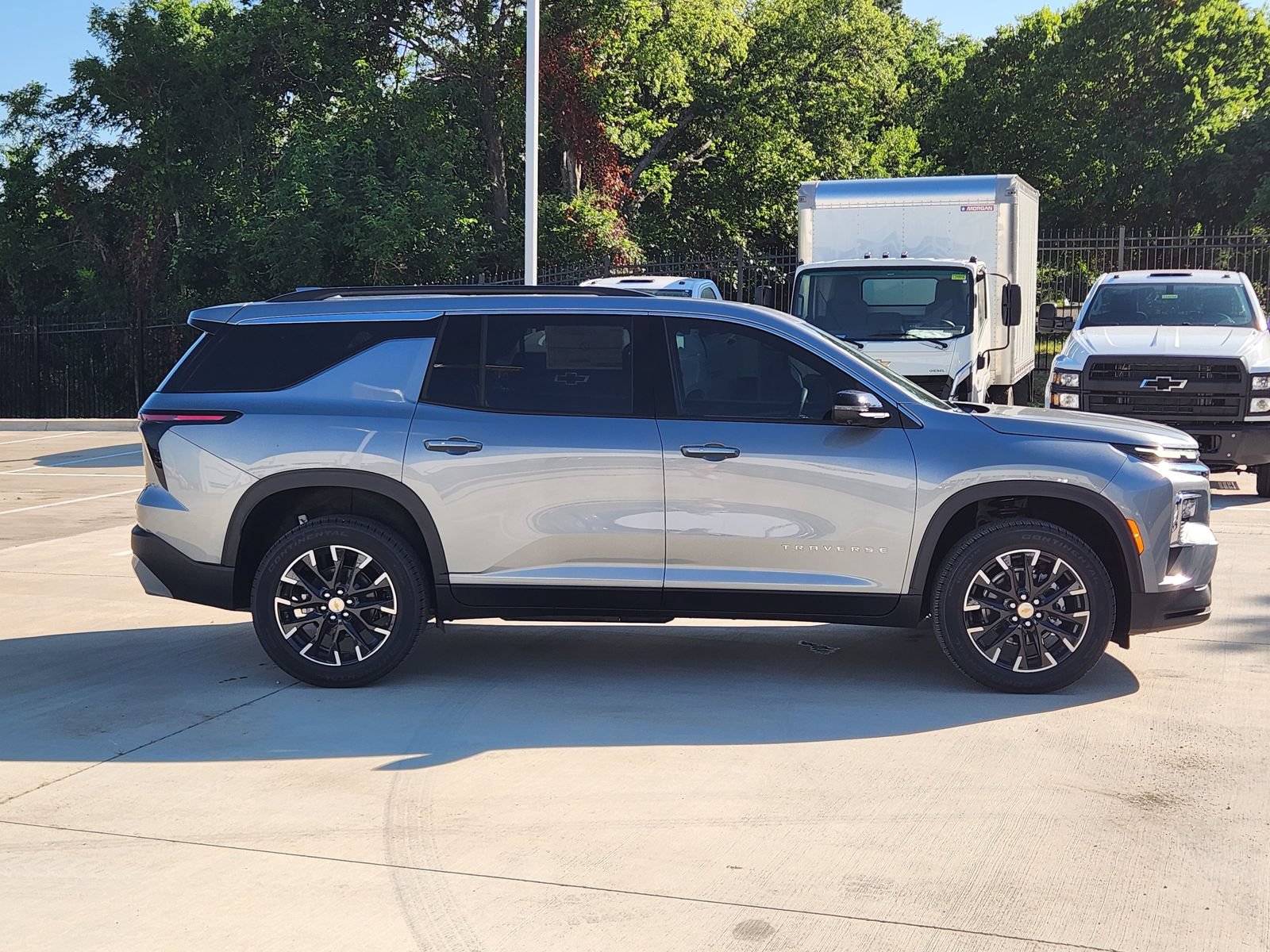 New 2026 Chevrolet Traverse LT w/ Sun and Wheel Package AWD/4WD image 7