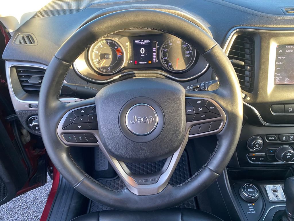 Used 2019 Jeep Cherokee Latitude Plus w/ Cold Weather Group image 31