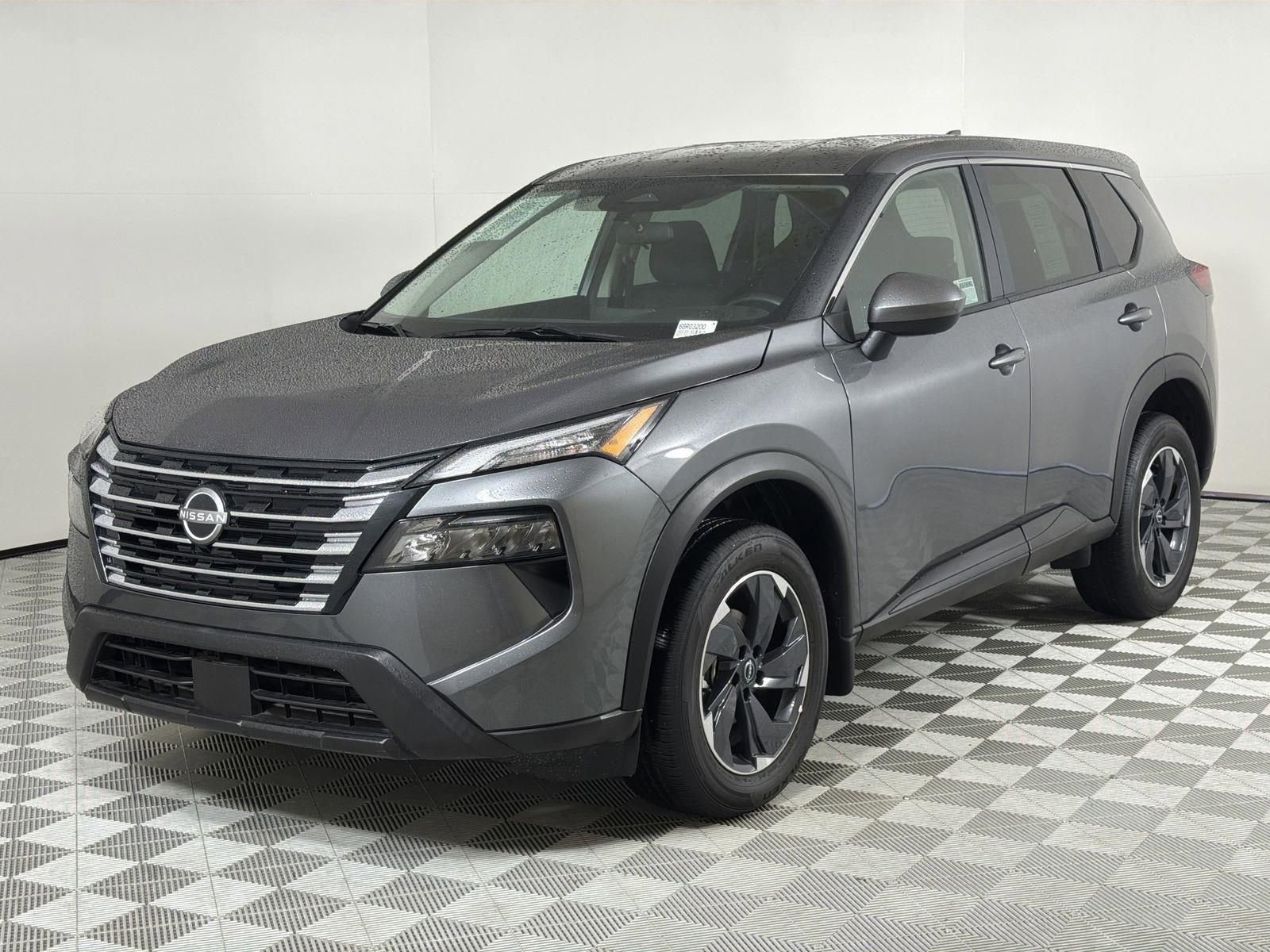 Used 2024 Nissan Rogue SV image 1