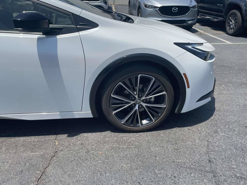 Used 2023 Toyota Prius FWD image 10