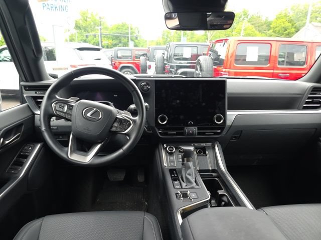 Used 2026 Lexus GX 550 w/ Accessory Package (2T) AWD/4WD image 19