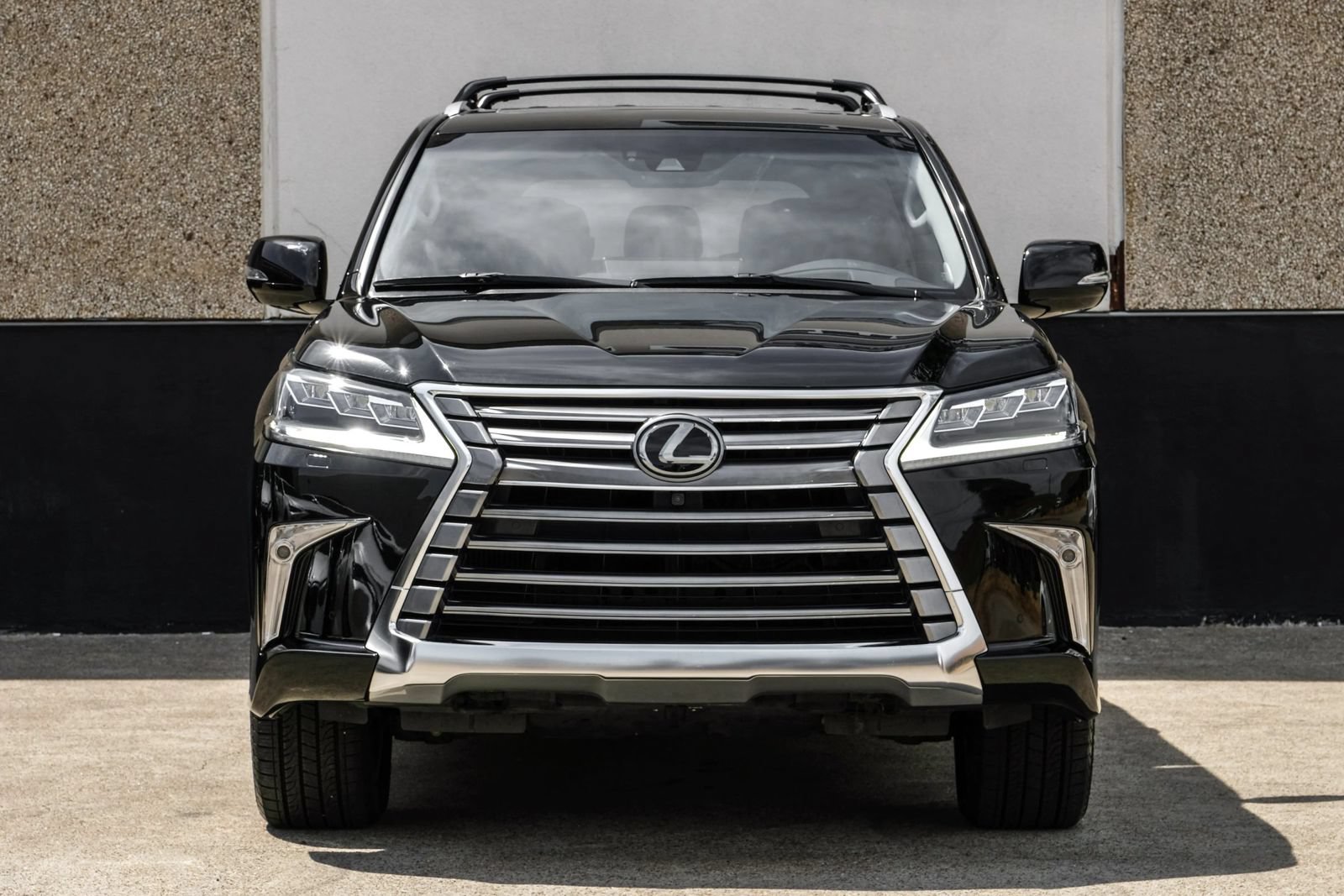 Used 2021 Lexus LX 570 4WD w/ Luxury Package image 5