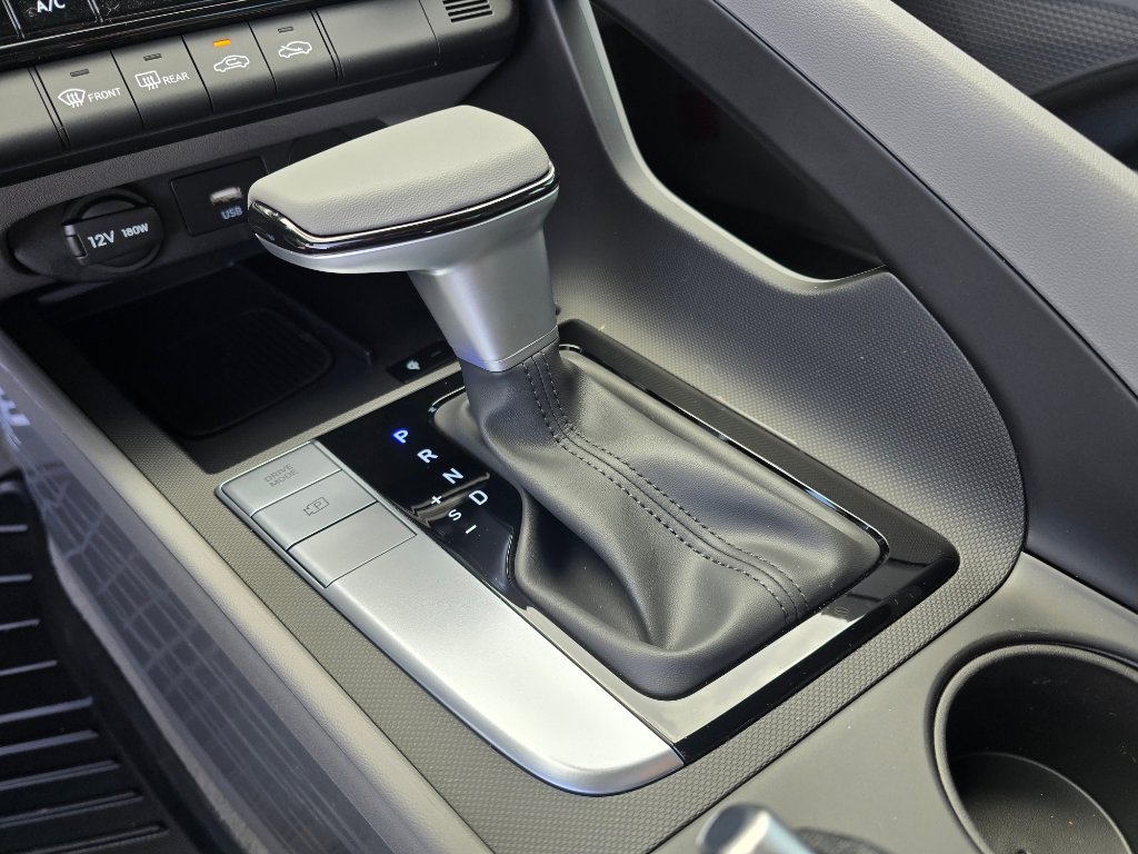 New 2026 Hyundai Elantra Sport FWD image 19