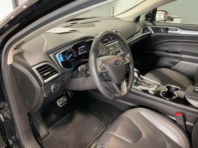 Used 2016 Ford Fusion Titanium AWD/4WD image 9