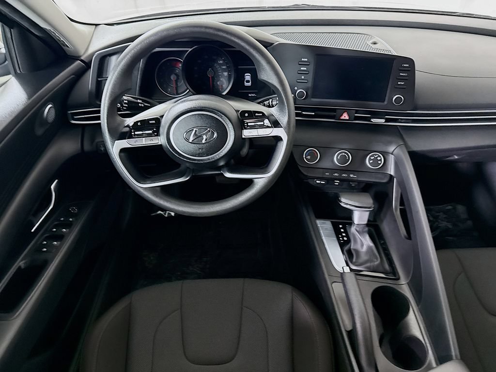 Certified 2023 Hyundai Elantra SE FWD image 4