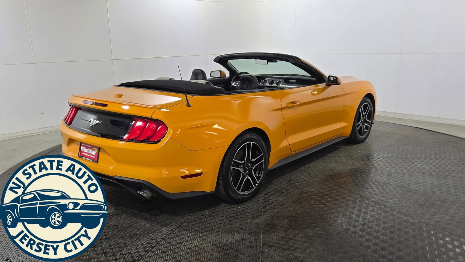 Used 2019 Ford Mustang Premium w/ Ford Safe & Smart Package RWD image 7