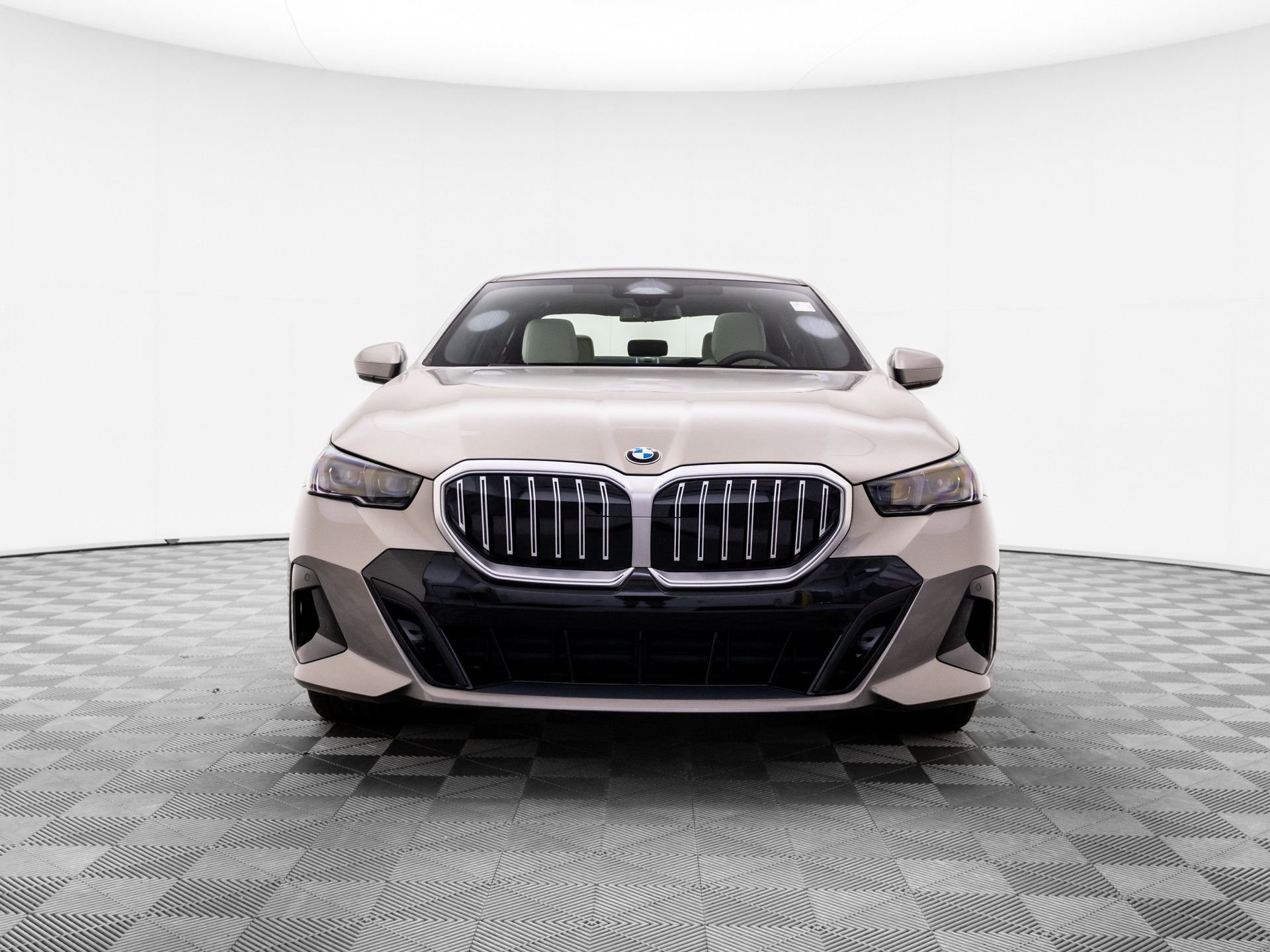 New 2026 BMW 530i xDrive w/ M Sport Package AWD/4WD image 10