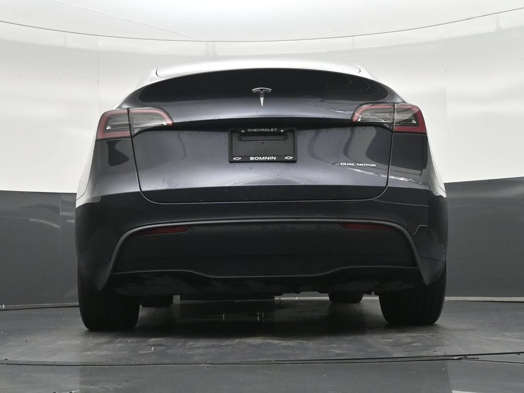 Used 2024 Tesla Model Y Long Range AWD/4WD image 25